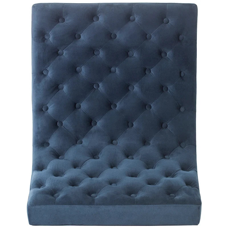 Fauteuil club capitonné de style médiéval - 25 cm de large x 30 cm de profondeur x 32 cm de haut