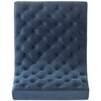 Fauteuil club capitonné de style médiéval - 25 cm de large x 30 cm de profondeur x 32 cm de haut
